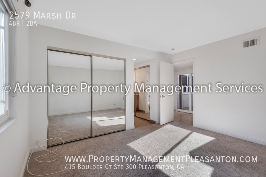 Unique 4 Bed, 2 Bath, 1,683 sq. ft. Townhome off Bollinger Canyon Rd property image