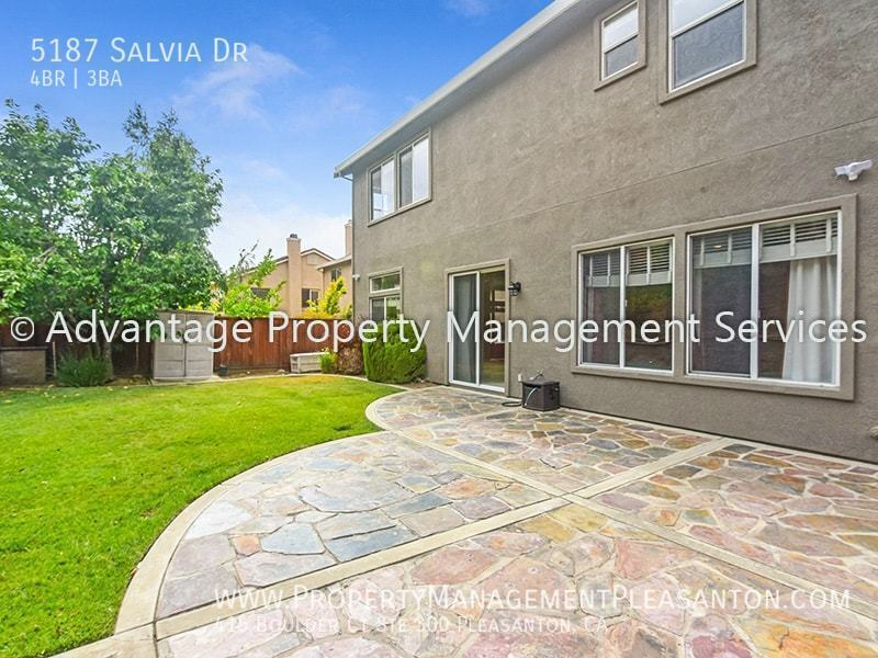 Spacious 4 bed, + office, 3 bath 2992 sq ft. home located in Five Can property image