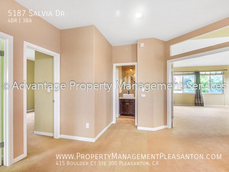 Spacious 4 bed, + office, 3 bath 2992 sq ft. home located in Five Can property image