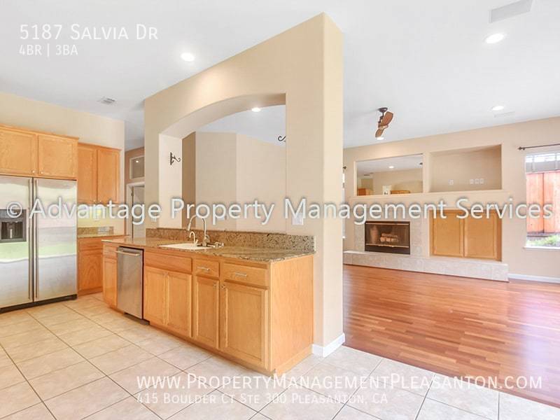 Spacious 4 bed, + office, 3 bath 2992 sq ft. home located in Five Can property image