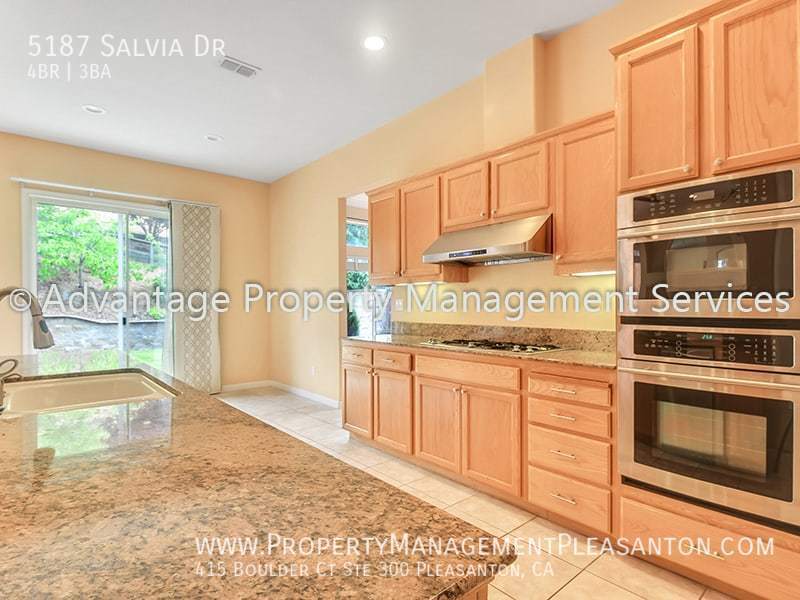 Spacious 4 bed, + office, 3 bath 2992 sq ft. home located in Five Can property image