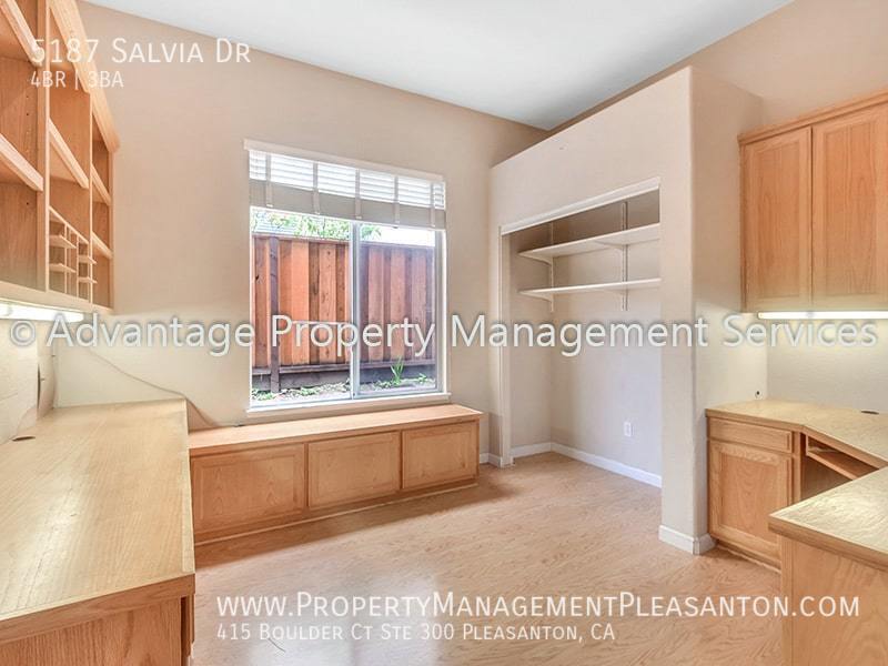 Spacious 4 bed, + office, 3 bath 2992 sq ft. home located in Five Can property image