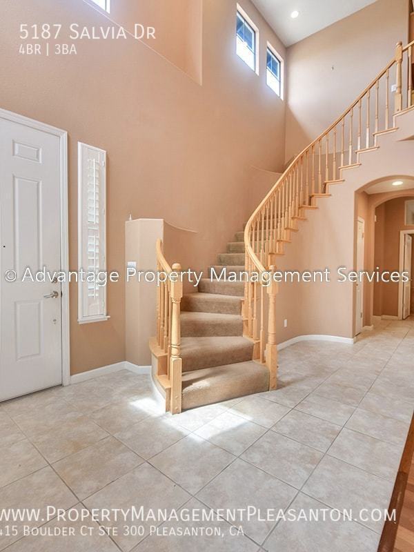 Spacious 4 bed, + office, 3 bath 2992 sq ft. home located in Five Can property image