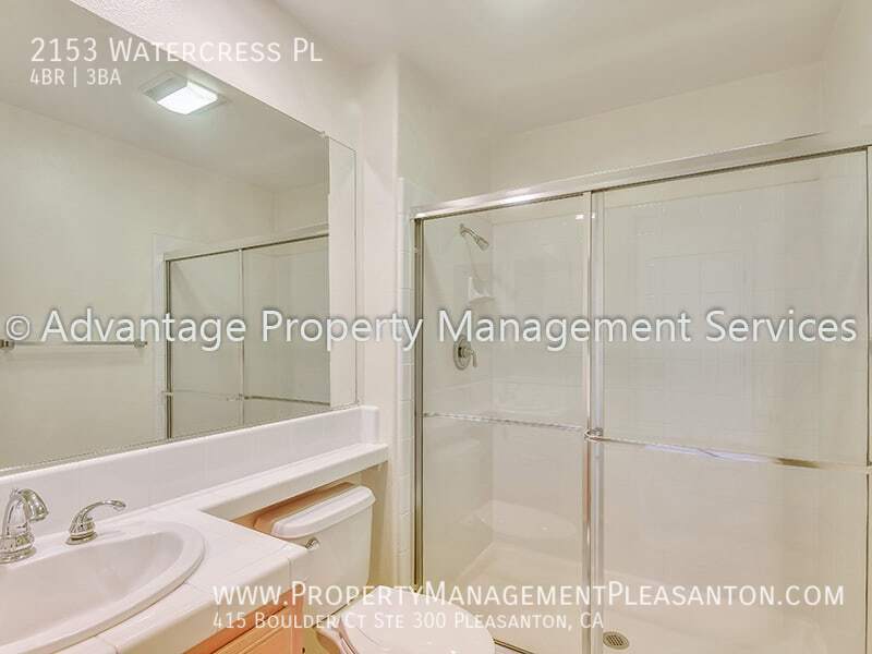 Spacious 4 Bed, 3 Bath, 2,811 sq. ft. SFR near Bridges property image