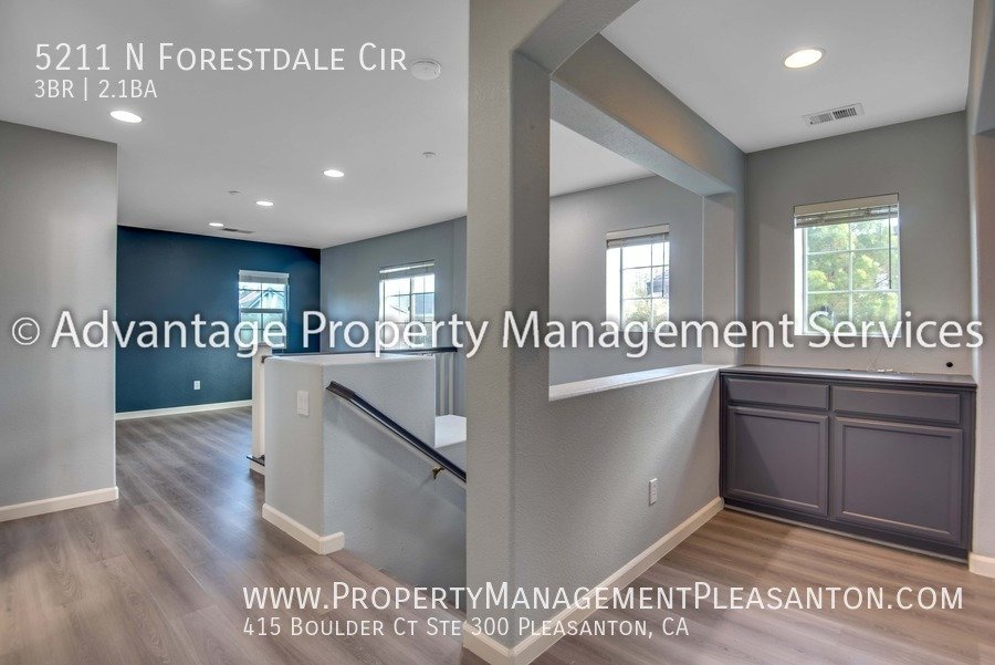 3 bed/2.5 bath 2,220 sq ft Home in Desirable Dublin Ranch Neighborhood property image