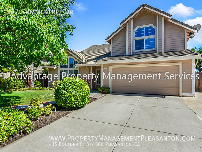 Spacious 4 Bed, 3 Bath, 2,496 sq. ft. SFR Near Hagemann Park property image