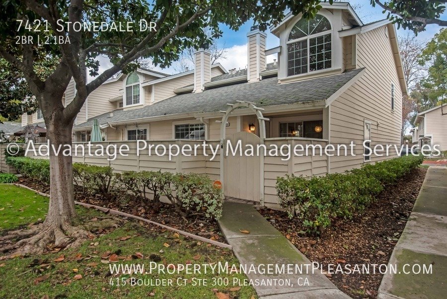 Nice 2 bed/2.5 bath 1,502 sq ft Townhome Across from Stoneridge Mall property image