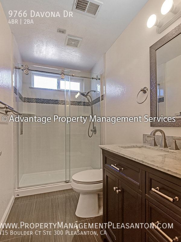 Two-Story 4 bed/2 bath 1,407 sq ft house off of 680 and Alcosta Blvd property image