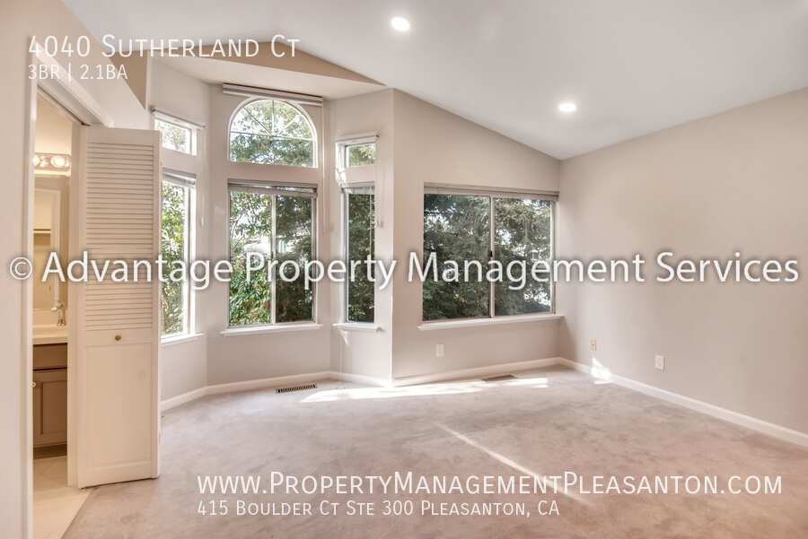 Gorgeous 3 Bed, 2.5 Bath, 1,834 sq ft home in a court! property image