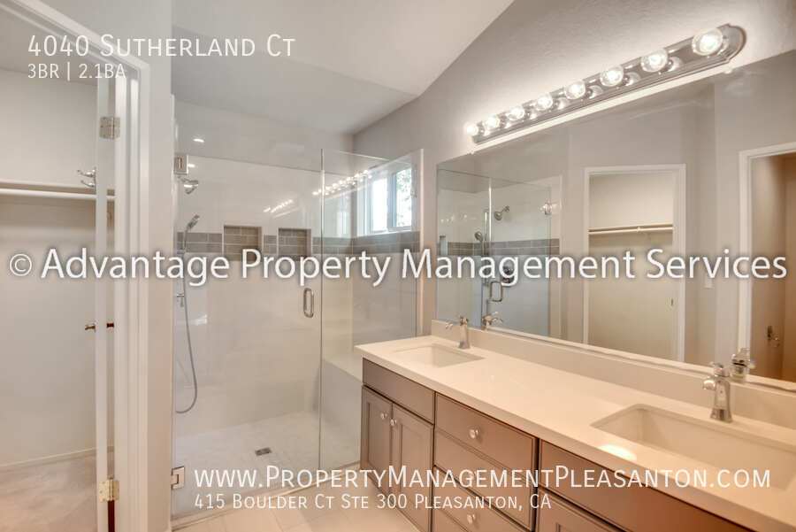 Gorgeous 3 Bed, 2.5 Bath, 1,834 sq ft home in a court! property image