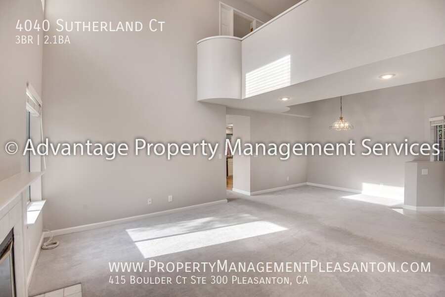 Gorgeous 3 Bed, 2.5 Bath, 1,834 sq ft home in a court! property image