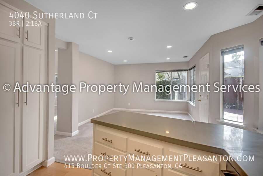 Gorgeous 3 Bed, 2.5 Bath, 1,834 sq ft home in a court! property image