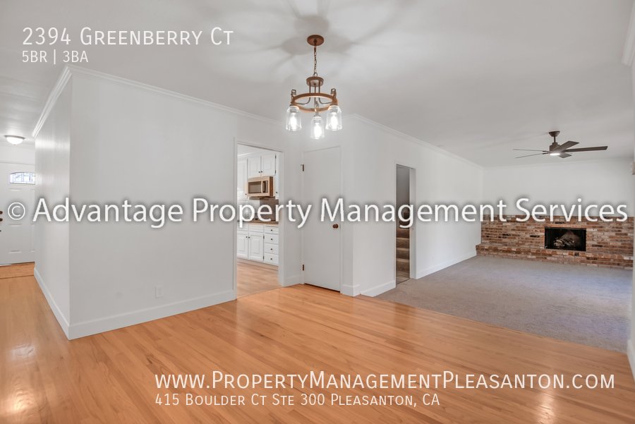 Nice 5 Bed, 3 Bath, 2,338 sq ft house located near downtown Pleasanton property image