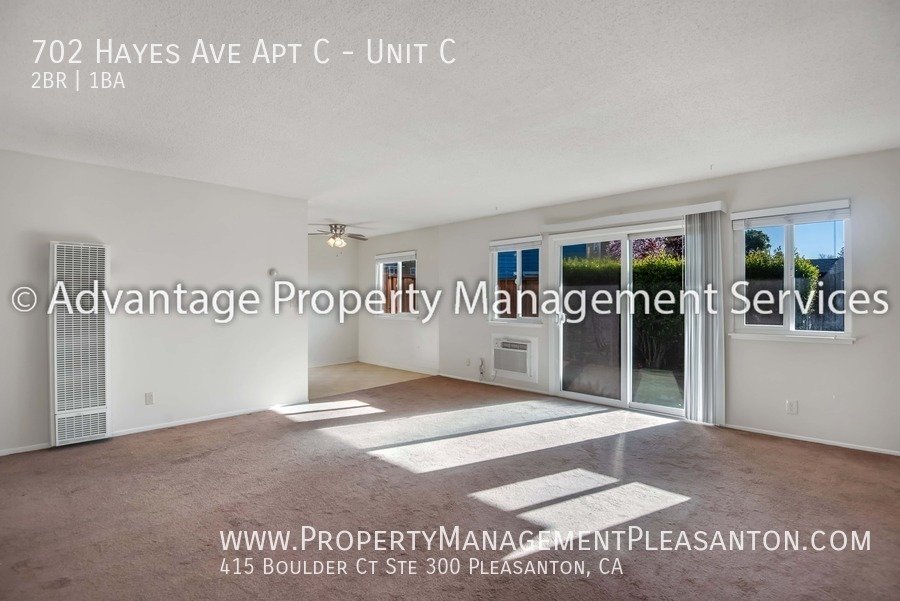 2 Bed / 1 bath, 925 sq ft off East Ave property image