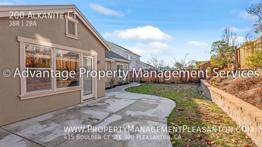 Charming 3 bed/2 bath 2,065 sq ft House Off Dougherty Rd property image