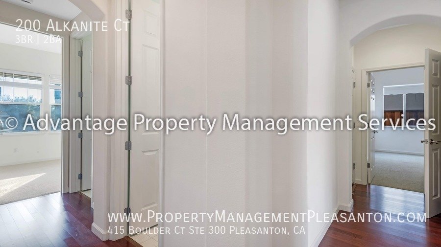 Charming 3 bed/2 bath 2,065 sq ft House Off Dougherty Rd property image