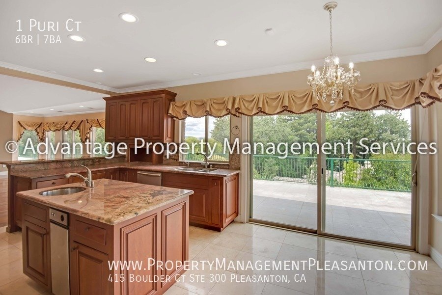 Unique 6 Bed, 7 bath, 8,000 sq ft with indoor pool property image