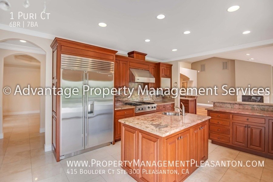 Unique 6 Bed, 7 bath, 8,000 sq ft with indoor pool property image