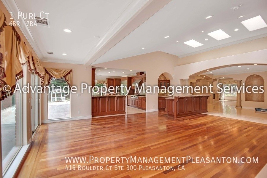 Unique 6 Bed, 7 bath, 8,000 sq ft with indoor pool property image
