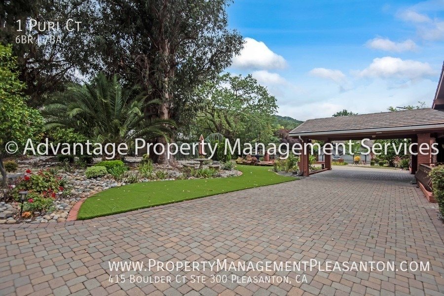 Unique 6 Bed, 7 bath, 8,000 sq ft with indoor pool property image