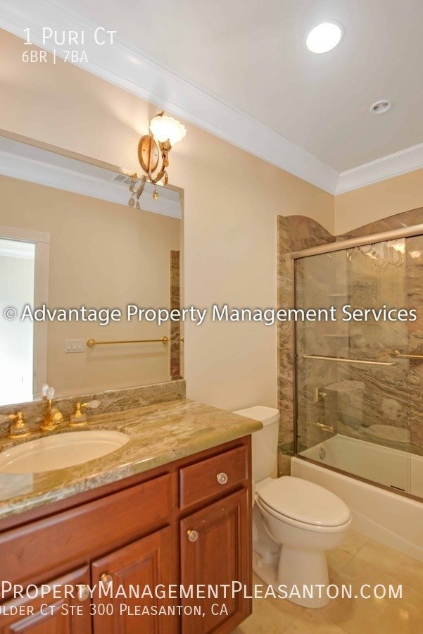 Unique 6 Bed, 7 bath, 8,000 sq ft with indoor pool property image