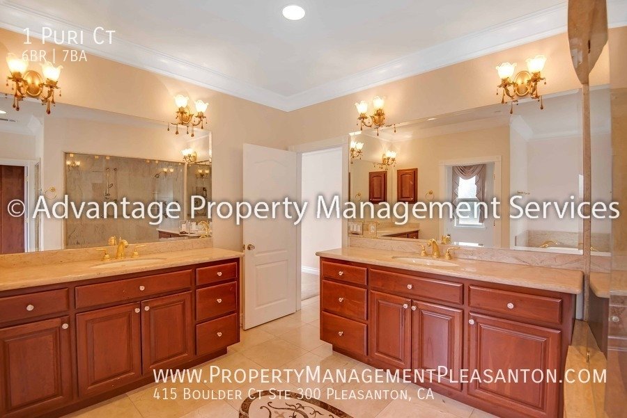 Unique 6 Bed, 7 bath, 8,000 sq ft with indoor pool property image