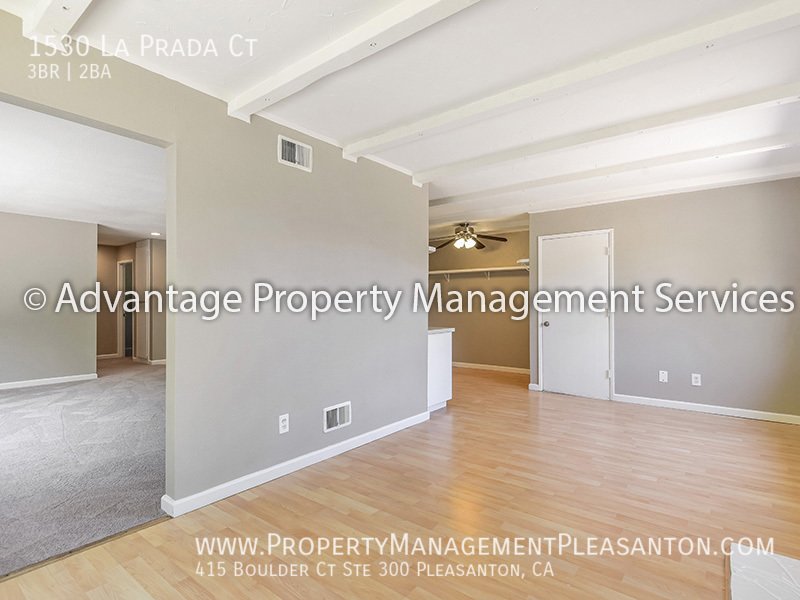 3 Bed, 2 Bath, 1,404 sq. ft. located in a Cul De Sac in Sunset West property image