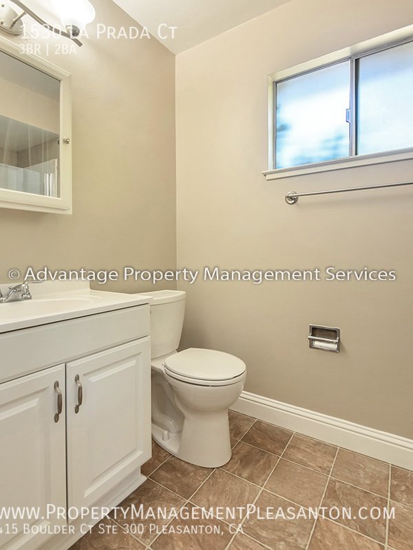 3 Bed, 2 Bath, 1,404 sq. ft. located in a Cul De Sac in Sunset West property image