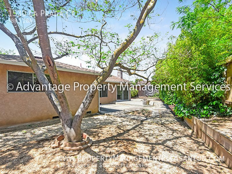 3 Bed, 2 Bath, 1,404 sq. ft. located in a Cul De Sac in Sunset West property image