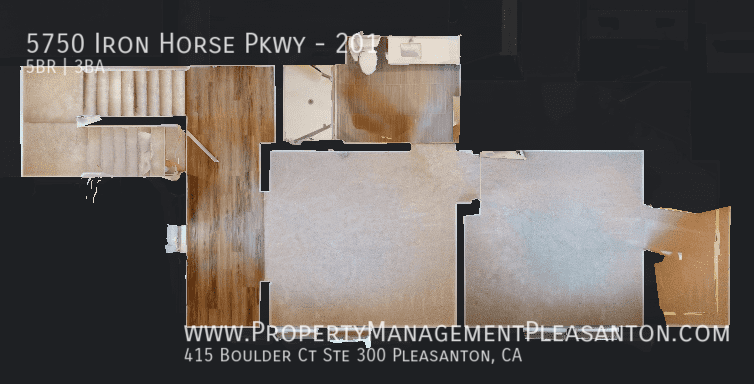 Luxury 5 bedroom, 3 bathroom, 2,904 sq. ft. Condo property image