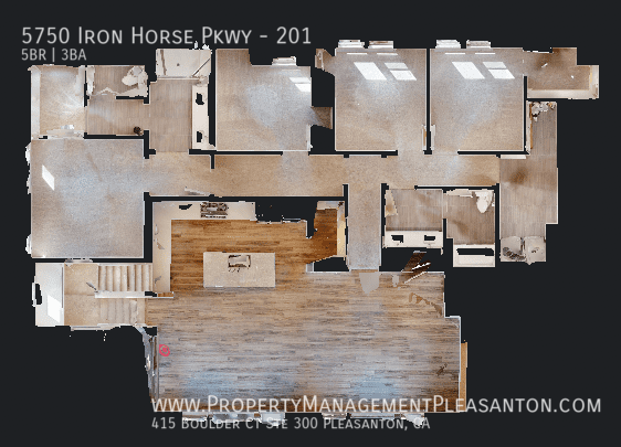 Luxury 5 bedroom, 3 bathroom, 2,904 sq. ft. Condo property image
