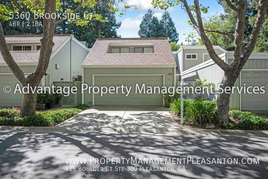 Lovely 4 bed/2.5 bath 2,119 sq ft Townhome Across from Stoneridge Mall property image