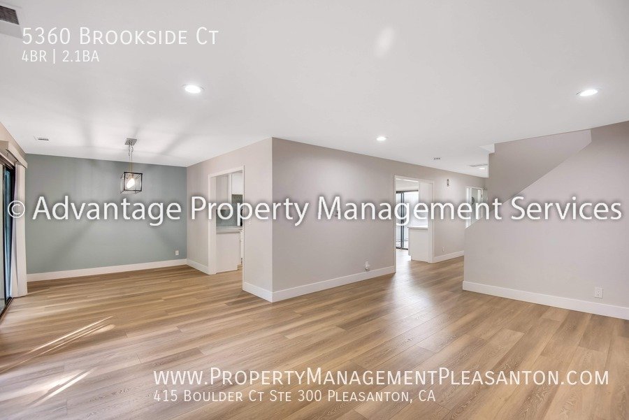Lovely 4 bed/2.5 bath 2,119 sq ft Townhome Across from Stoneridge Mall property image