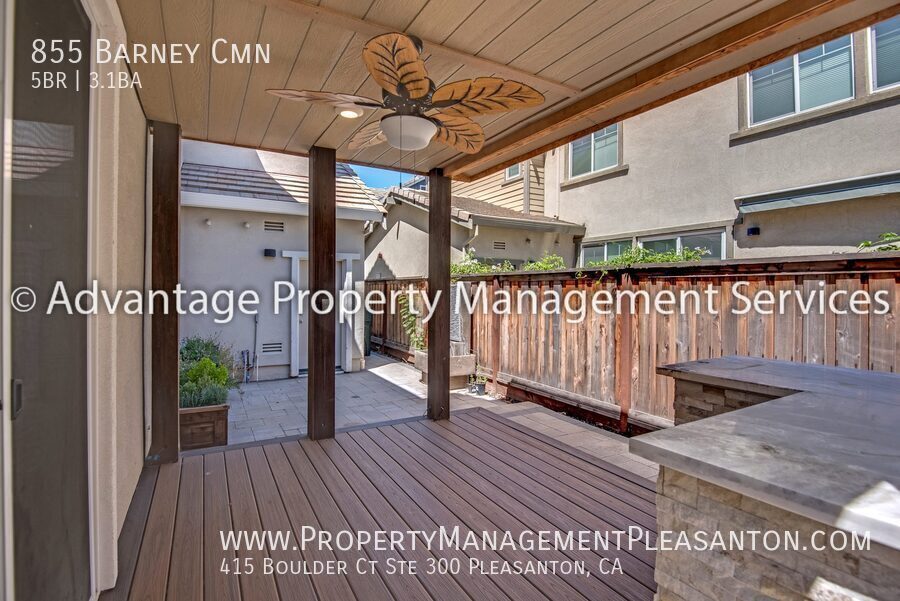 5 bed, 3.5 bath, 2,616 sq. ft. home with full bed/bath downstairs property image