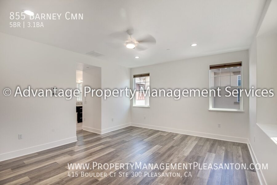 5 bed, 3.5 bath, 2,616 sq. ft. home with full bed/bath downstairs property image