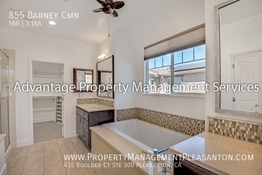 5 bed, 3.5 bath, 2,616 sq. ft. home with full bed/bath downstairs property image