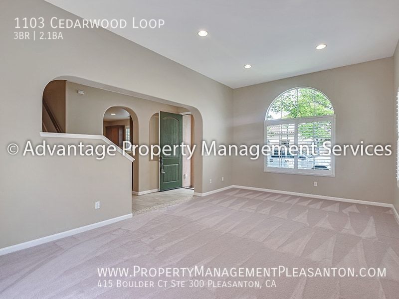 3 bed, 2.5 bath Townhouse near Safeway in Gale Ranch property image
