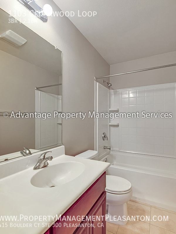 3 bed, 2.5 bath Townhouse near Safeway in Gale Ranch property image