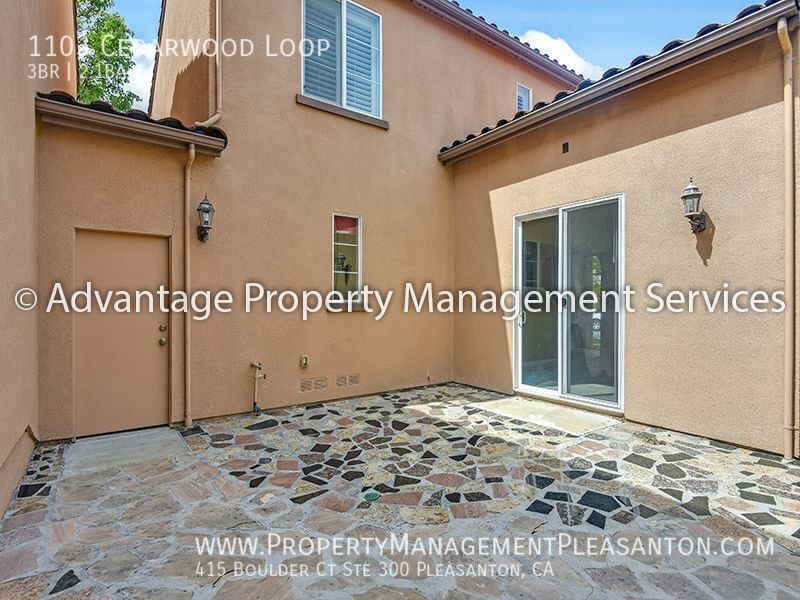 3 bed, 2.5 bath Townhouse near Safeway in Gale Ranch property image