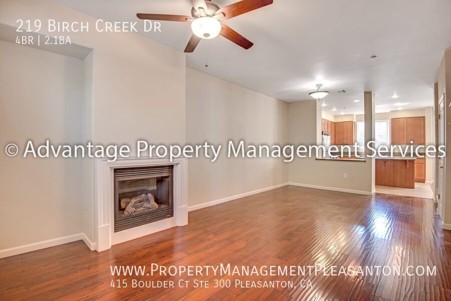 Lovely Tri-Level 3-Bed w/ Office, 2.5-Bath by Downtown Pleasanton property image