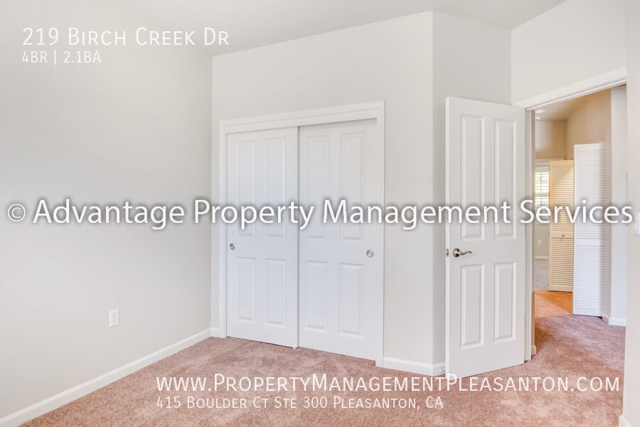 Lovely Tri-Level 3-Bed w/ Office, 2.5-Bath by Downtown Pleasanton property image