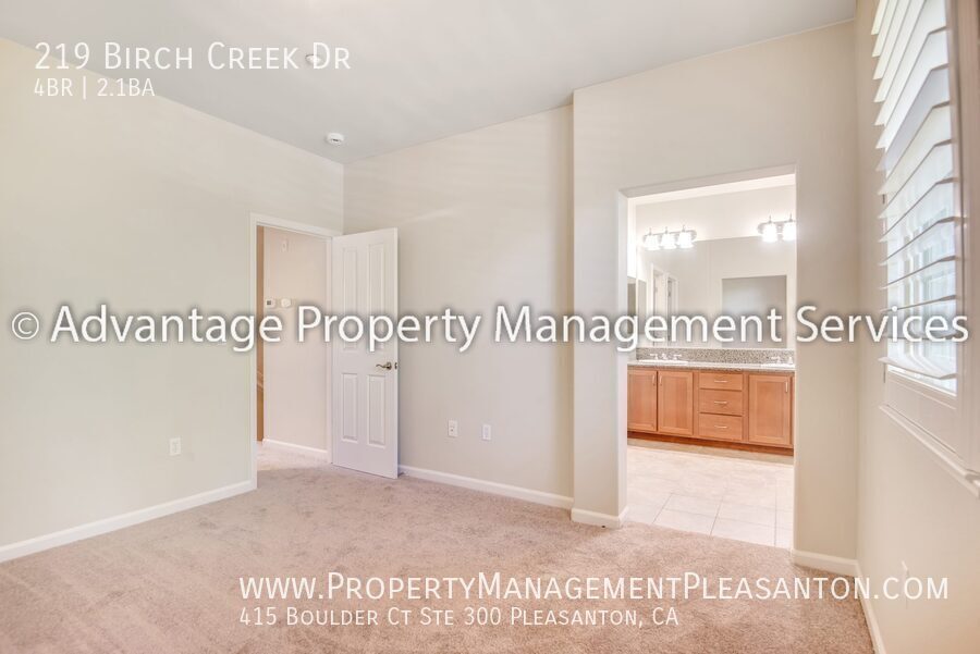 Lovely Tri-Level 3-Bed w/ Office, 2.5-Bath by Downtown Pleasanton property image