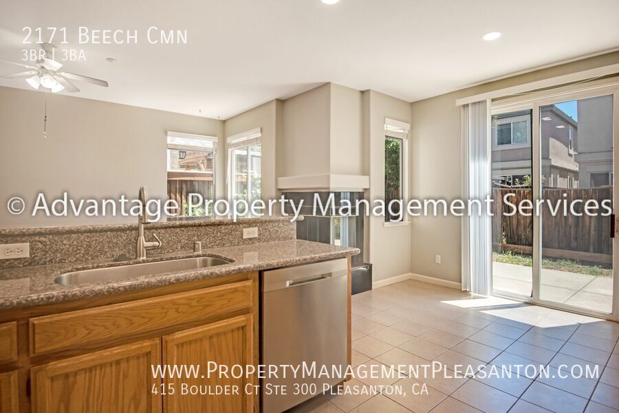 3 bedroom, plus office, 3 bathroom, 2,012 off Vasco property image