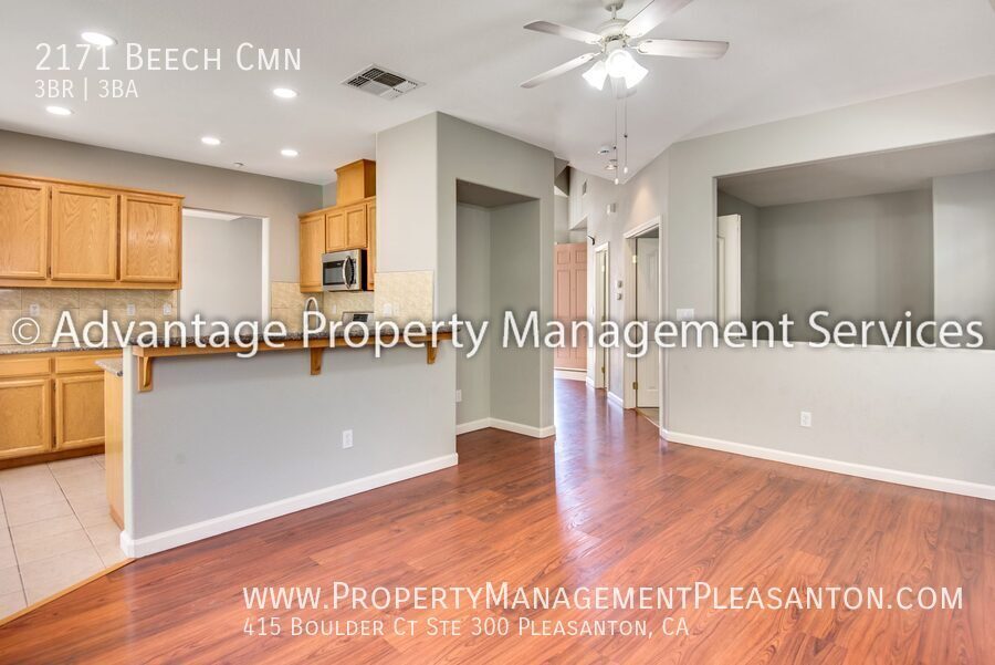 3 bedroom, plus office, 3 bathroom, 2,012 off Vasco property image