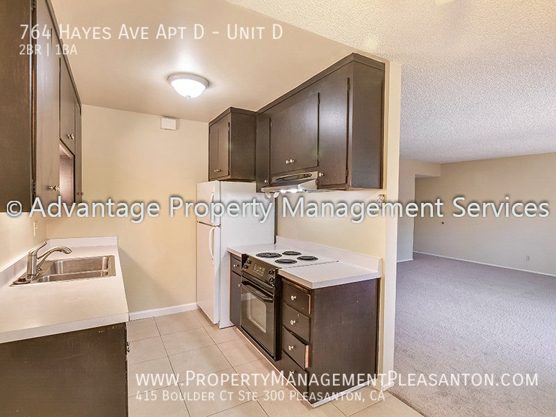 Large 2 Bed, 1 Bath,  925 sq. ft. apartment off East Ave property image