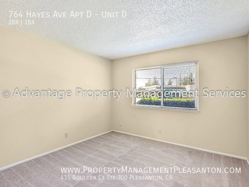 Large 2 Bed, 1 Bath,  925 sq. ft. apartment off East Ave property image