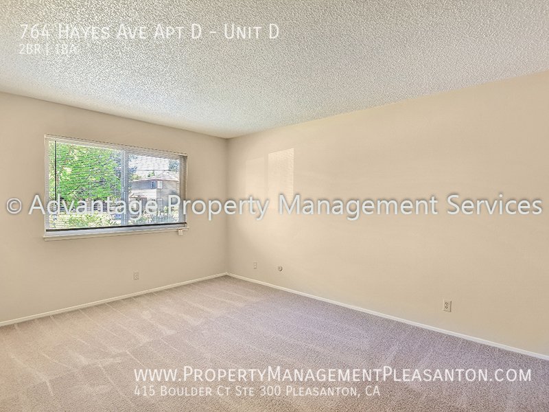 Large 2 Bed, 1 Bath,  925 sq. ft. apartment off East Ave property image