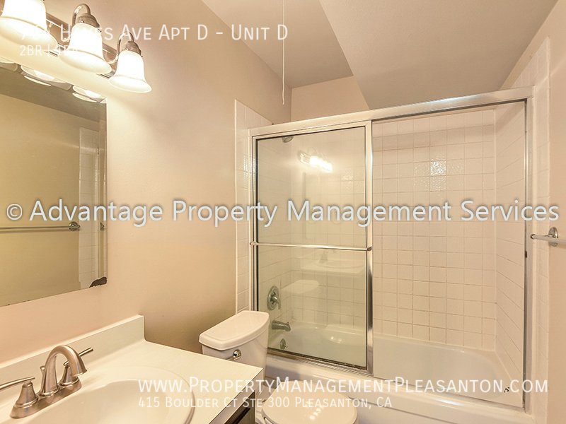 Large 2 Bed, 1 Bath,  925 sq. ft. apartment off East Ave property image