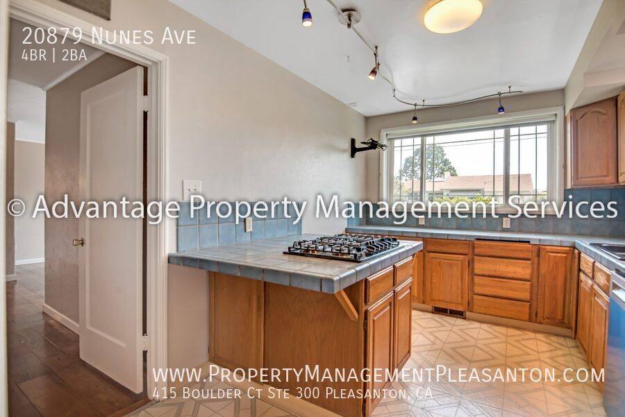 Nice 4 Bed, 2 Bath, 1,683 sq ft house off Castro Valley Blvd property image