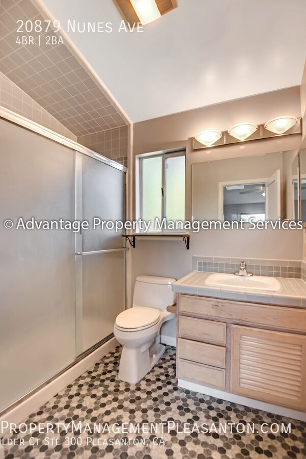 Nice 4 Bed, 2 Bath, 1,683 sq ft house off Castro Valley Blvd property image